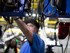 迈克·罗和福特CEOWarn美国的制造业危机已到达临界点,中国正在迅猛发展 迈克·罗和福特CEOWarn美国的制造业危机已到达临界点,中国正在迅猛发展