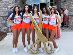 “Hooters更新菜单,更新制服,由原所有者接管” “Hooters更新菜单,更新制服,由原所有者接管”