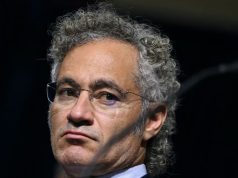 Palantir首席执行官声称公司是第一个”完全反对唤醒”的公司,并支持特朗普政府轰炸毒品船。 Palantir首席执行官声称公司是第一个"完全反对唤醒"的公司,并支持特朗普政府轰炸毒品船。