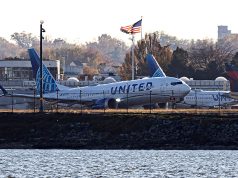 美国航空公司的航班在拉瓜迪亚机场行驶时与另一架飞机碰撞 美国航空公司的航班在拉瓜迪亚机场行驶时与另一架飞机碰撞