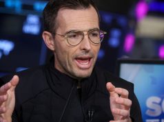 卢蒂卢蒙首席执行官卡尔文·麦克唐纳将于一月离职,随着零售商努力竞争和吸引顾客。 卢蒂卢蒙首席执行官卡尔文·麦克唐纳将于一月离职,随着零售商努力竞争和吸引顾客。