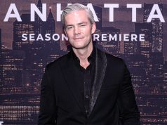 瑞安·塞汉特表示,当房地产市场重置为Z世代时,他的女儿将不得不“自己解决” Ryan Serhant on red carpet premiere